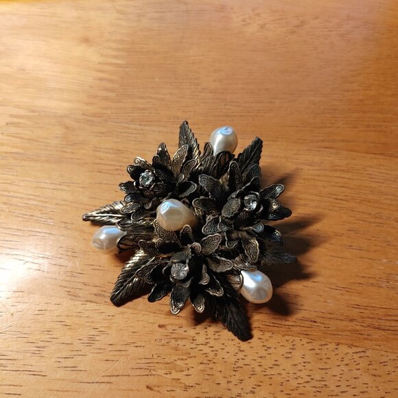 Vintage Miriam Haskell Faux Pearl Rhinestone Brooch - Picture 4 of 9